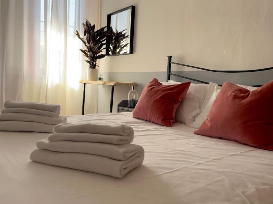 2-Bedroom Flat In The Heart Of Bergamo City Centre Esterno foto
