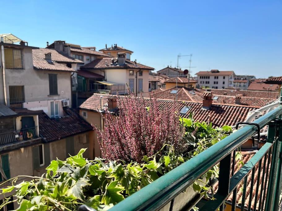 2-Bedroom Flat In The Heart Of Bergamo City Centre Esterno foto